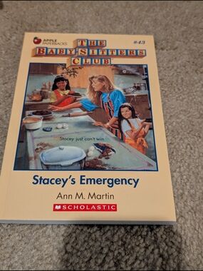 The Baby-Sitters Club #43: Stacey's Emergency - Scholastic Paperback